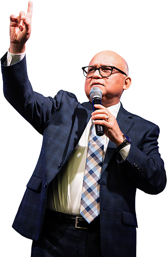 Balmore Díaz — Pastor de Nuevo Pacto Houston.